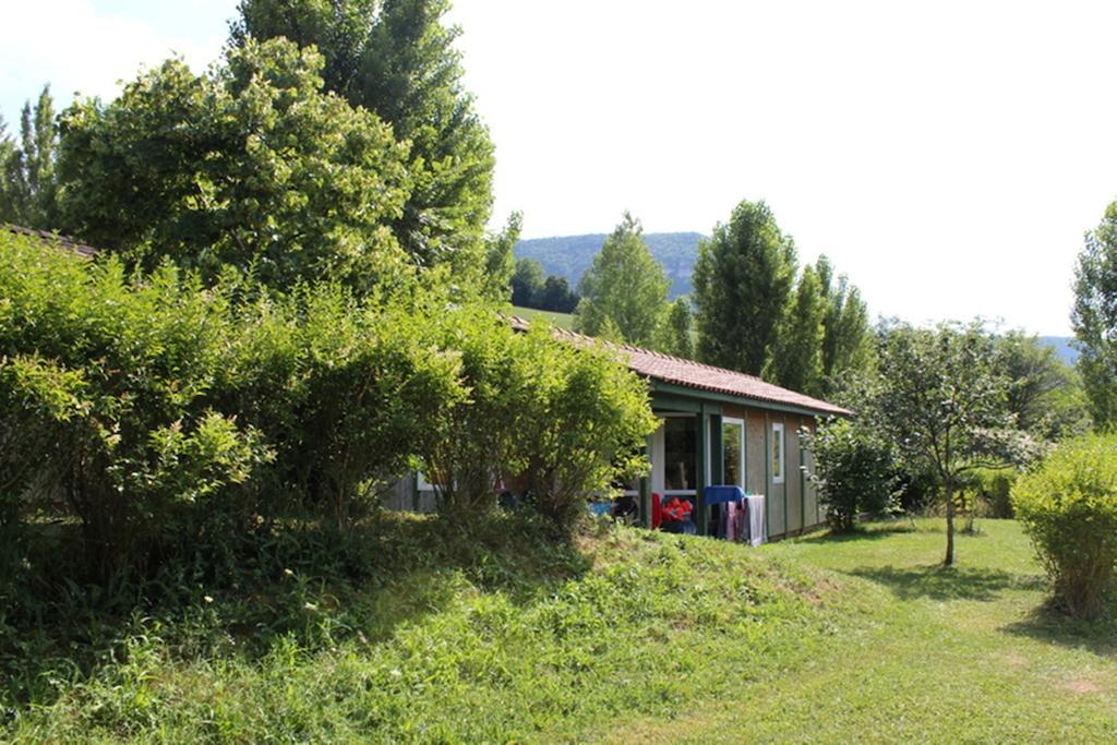 Causses & Vallees Vacances Hotel Saint-Georges-de-Luzençon Quarto foto